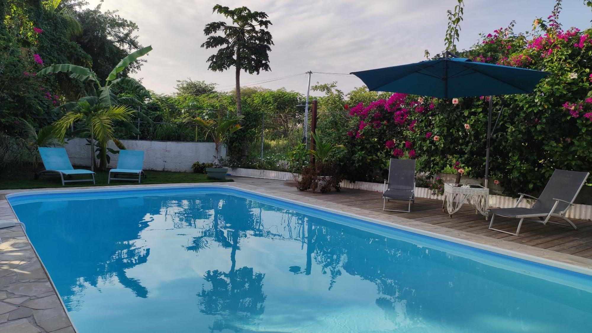 Les Coulirooms - Gite Sainte-Anne  Ngoại thất bức ảnh