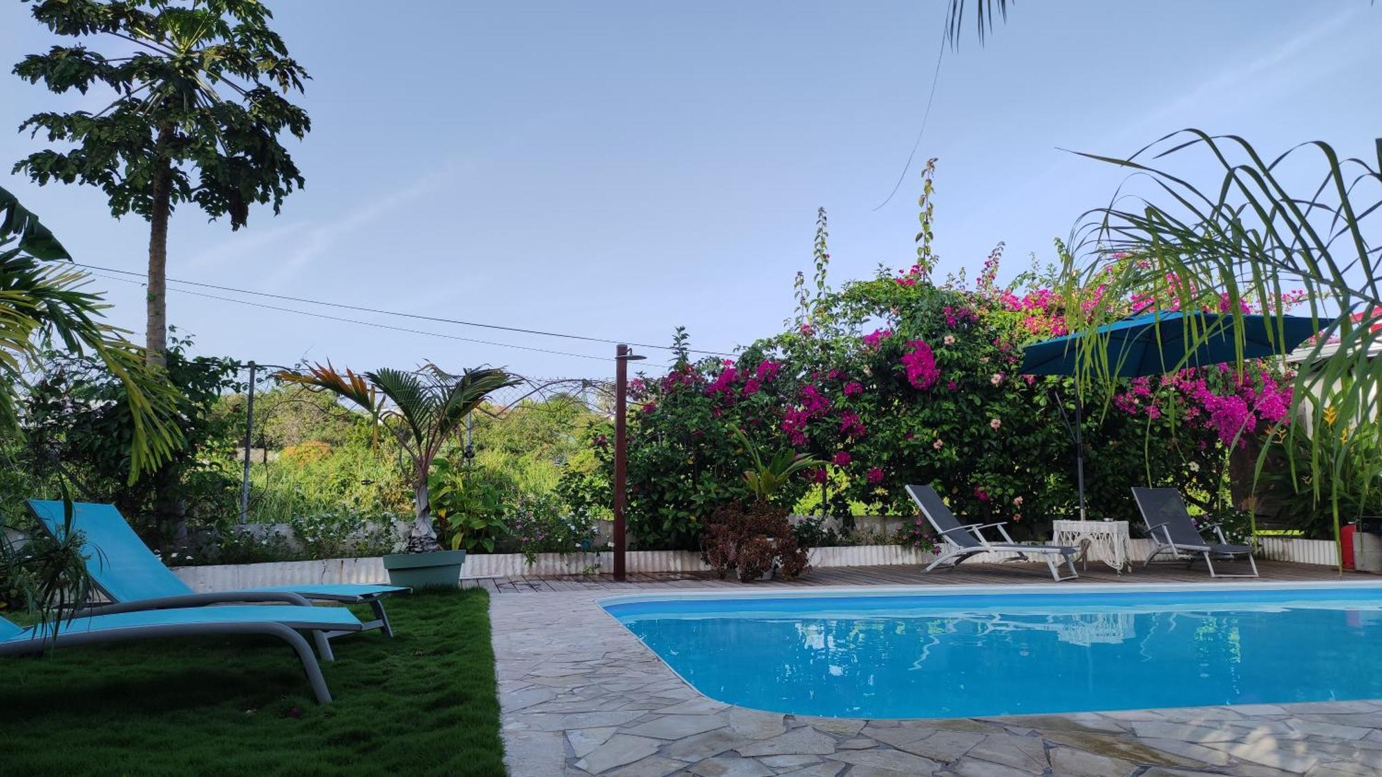 Les Coulirooms - Gite Sainte-Anne  Ngoại thất bức ảnh